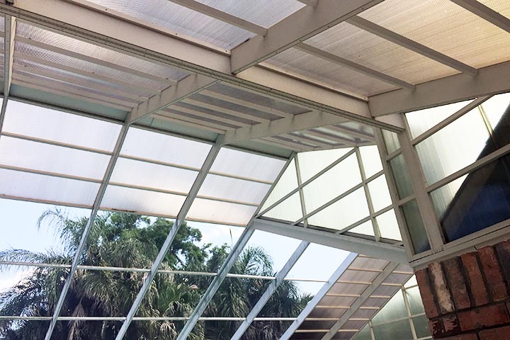 White aluminum Lexan pool enclosure roof in South Alabama
