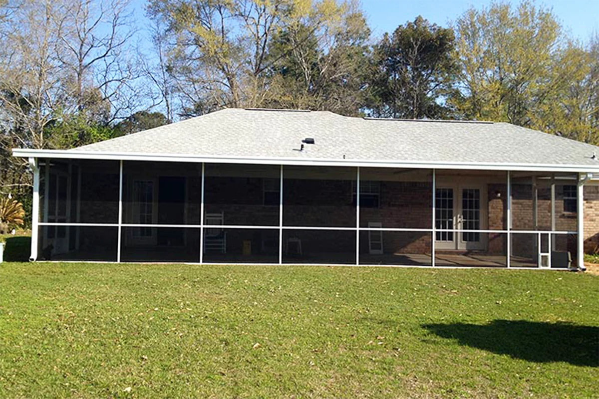 Custom screen room creating space for outdoor gatherings in Baldwin County